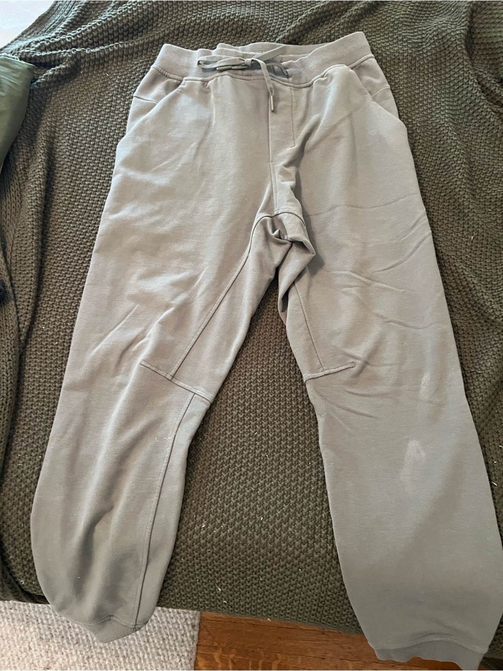 Lululemon men’s sweat pants M